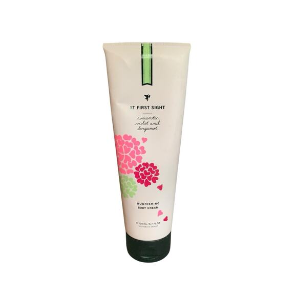 New ROMANTIC VIOLET and BERGAMOT Victorias Secret AT FIRST SIGHT BODY CREAM - Picture 1 of 2